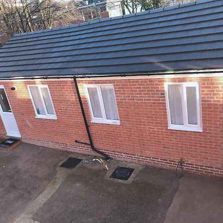 נוטינגהאם Flat 1 - Entire Modern Studio With En-Suite And Free Parking Close To Qmc, City Centre & Notts Uni מראה חיצוני תמונה