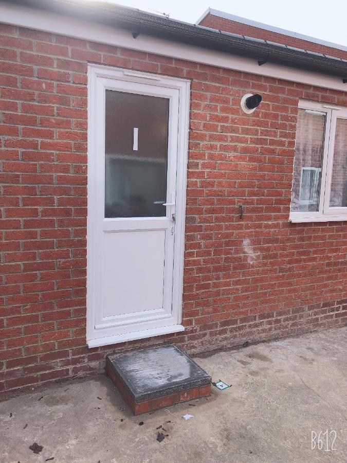 נוטינגהאם Flat 1 - Entire Modern Studio With En-Suite And Free Parking Close To Qmc, City Centre & Notts Uni מראה חיצוני תמונה