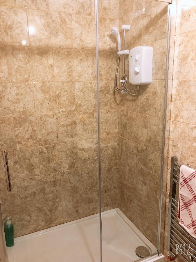 נוטינגהאם Flat 1 - Entire Modern Studio With En-Suite And Free Parking Close To Qmc, City Centre & Notts Uni מראה חיצוני תמונה